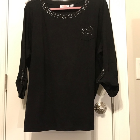 QF black 3/4 sleeve shirt embellished with rhinestones (2X) - Picture 2 of 7